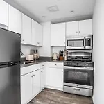 Modern 2-Br With Southern Views