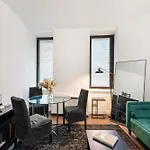 Sleek 1-Bedroom In The Financial Dsitrict