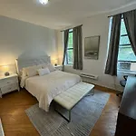 Bright 3 Bedroom Apartment In East Harlem!