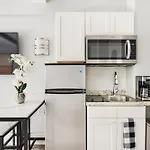 73-318 New Studio Uws Doorman Gym