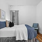 2br Walk To Restaurants & Time Square Apartment *