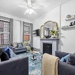 2br Walk To Restaurants & Time Square *