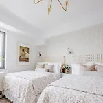 Skyline Spectacle Modern Designer Studio With Panoramic Nyc Views