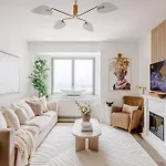 Skyline Spectacle Modern Designer Studio With Panoramic Nyc Views Apartment