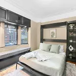 Apartment Highly Desired Times Square With Gym New York