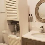 Private In East Village Homestay *