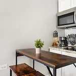 73-310 Newly Reno Uws Doorman Gym Laundry Apartment *