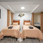 Active Park East 3bedrooms 2 Bathrooms 1700 Sf Hotel New York