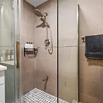 Active Park East 3bedrooms 2 Bathrooms 1700 Sf *