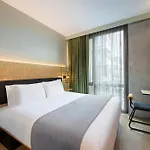 Moxy Brooklyn Williamsburg Hotel 3*