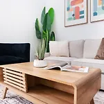 444-3A Newly Renovated 1Br - Elevator Building