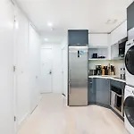 75-1a New Prime Ues W D In Unit Elevator New York