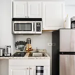 73-304 Newly Reno Studio Uws Doorman Gym Laundry