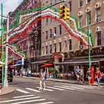 Comfortable Apartment With Workstation