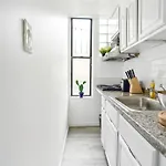 Stylish 2br Apartment-walk To China Town * New York