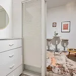 Monthly Nyc Rentals- Modern 1 Bedroom Unit