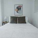 Outstanding & Cozy 4Bdr & 2Bth In Downtown Manhattan