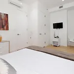 Monthly Nyc Rentals- Amazing 2 Bedroom 2 Ba Apt