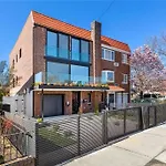 2 Story Villa In Upper Ditmars Astoria Queens
