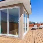 2 Story Villa In Upper Ditmars Astoria Queens