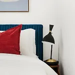 444-1A Beautiful 1Br Midtown West