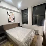 Luxury 2 Bd Unit In Financial District