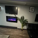 Lovely Private Guest Suite Near Metro
