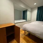 Homestay Friendly In Williamsburg Brooklyn New York