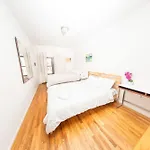 Friendly In Williamsburg Brooklyn * New York