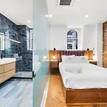 Hotel Landmarked Nyc Townhome - Sleeps 10 -group-friendly New York