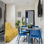 2 Bedroom Home In Manhattan Valley