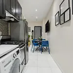 2 Bedroom Home In Manhattan Valley