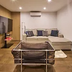 Modern 2 Bedroom Retreat In Downtown Manhattan