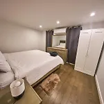 Modern 2 Bedroom Retreat In Downtown Manhattan