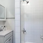 Apartment Charming 2-bedroom Haven In Manhattan *