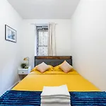 Apartment Charming 2-bedroom Haven In Manhattan