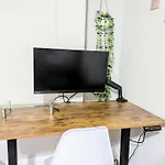 Private Room At A 3 Bedroom Apt At The Heart Of East Village - Shared Apartment