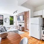 Bright 3Br 1Ba Retreat In Hells Kitchen Steps From Times Square