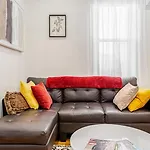 Cozy Portland Ave Apartment