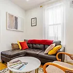 Cozy Portland Ave Apartment
