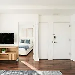 809-5a Gorgeous New 1br Heart Of Midtown