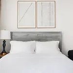 1597-14 New Renovated Studio Rime Ues - W D