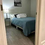 1 Bed Apartment Luxury On 21St