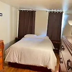 One Bedroom By Month Next To Bronx Zoo