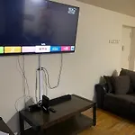 One Bedroom By Month Next To Bronx Zoo