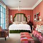 Warren Street 5*