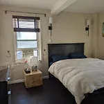 Fully Renovated Manhattan Gem 4* New York