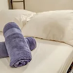 Metropolitan Manhattan Apartment *