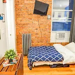 Metropolitan Manhattan Apartment