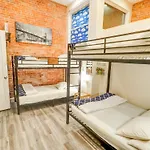 Metropolitan Manhattan Apartment